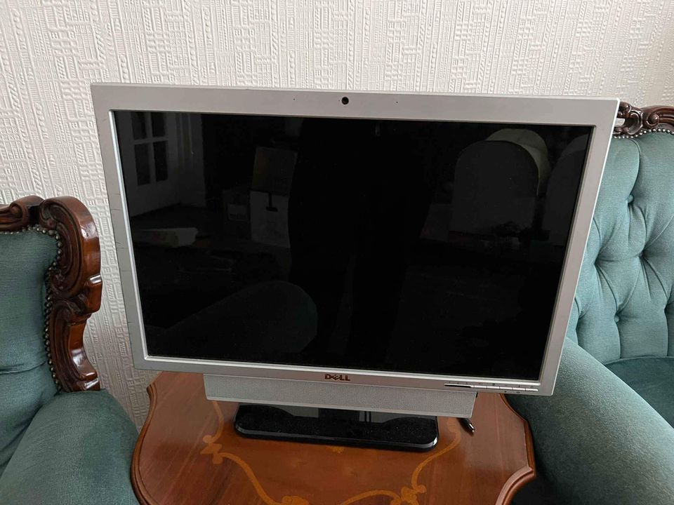 Dell 22inch monitor with inbuilt sound bar HDMI connection