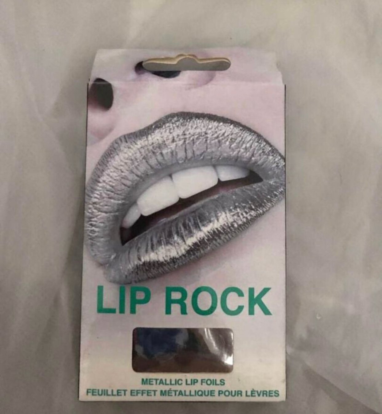 Lip rock 