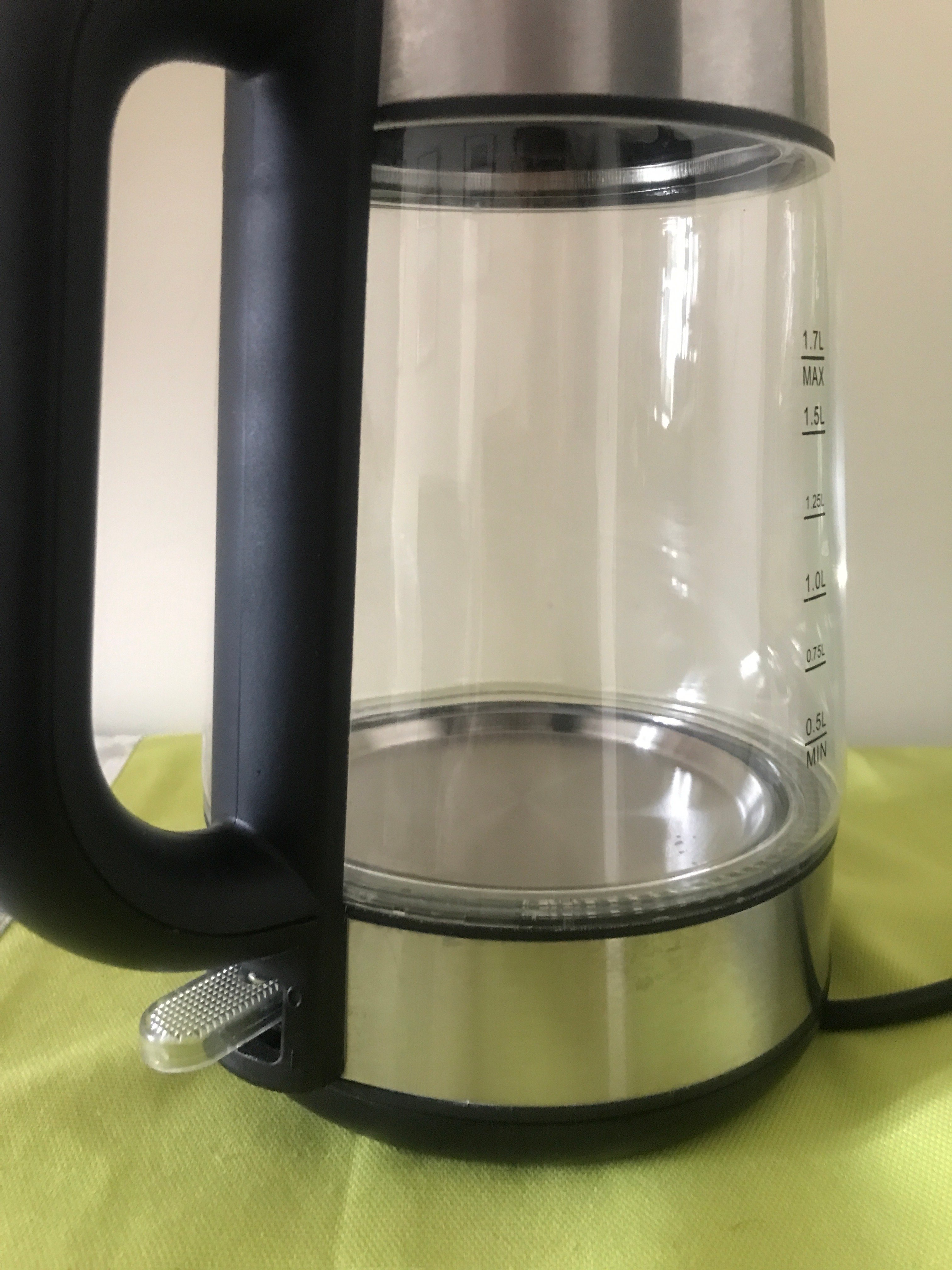 clear glass kettle