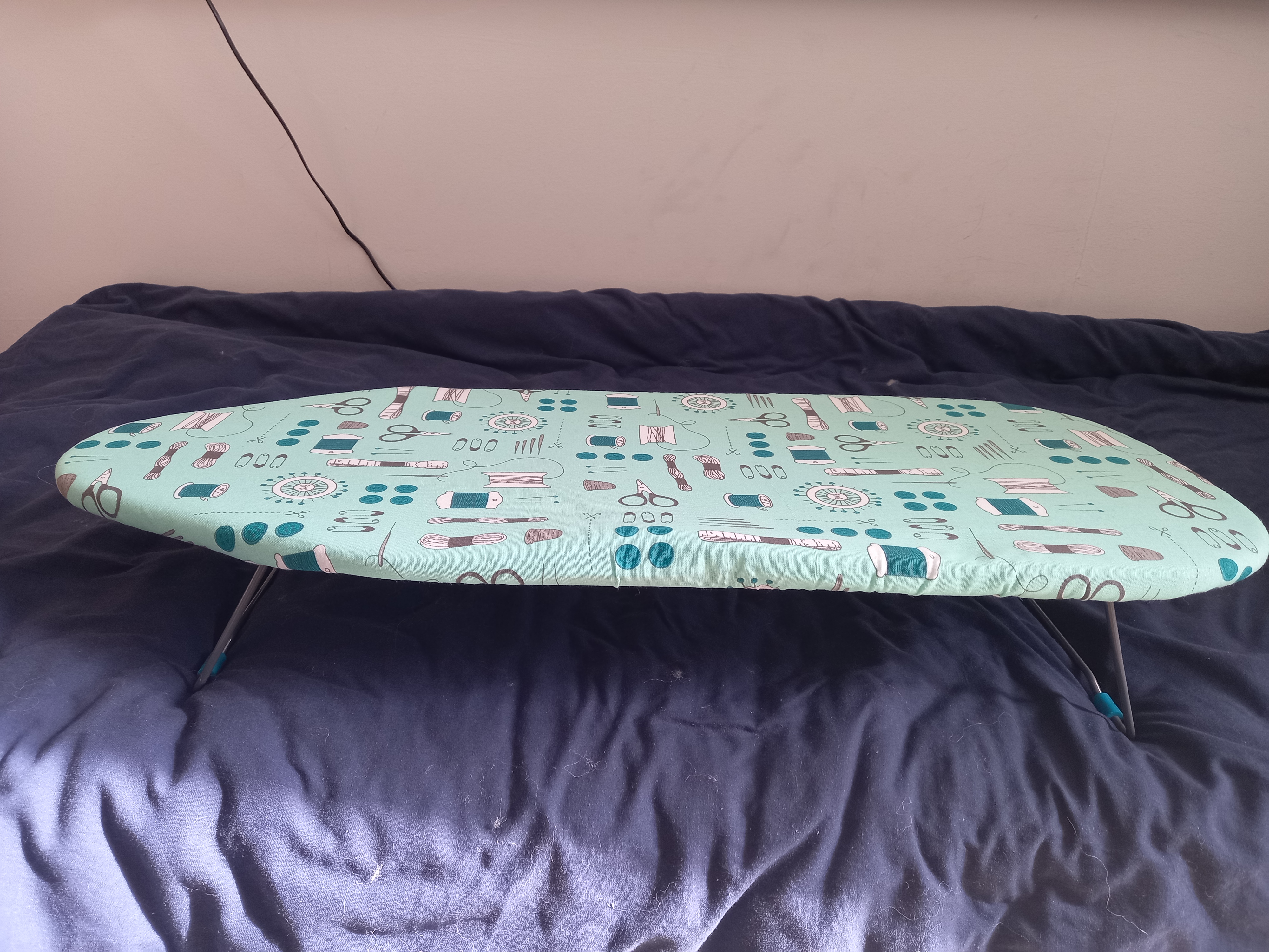 table top ironing board with foldable stand