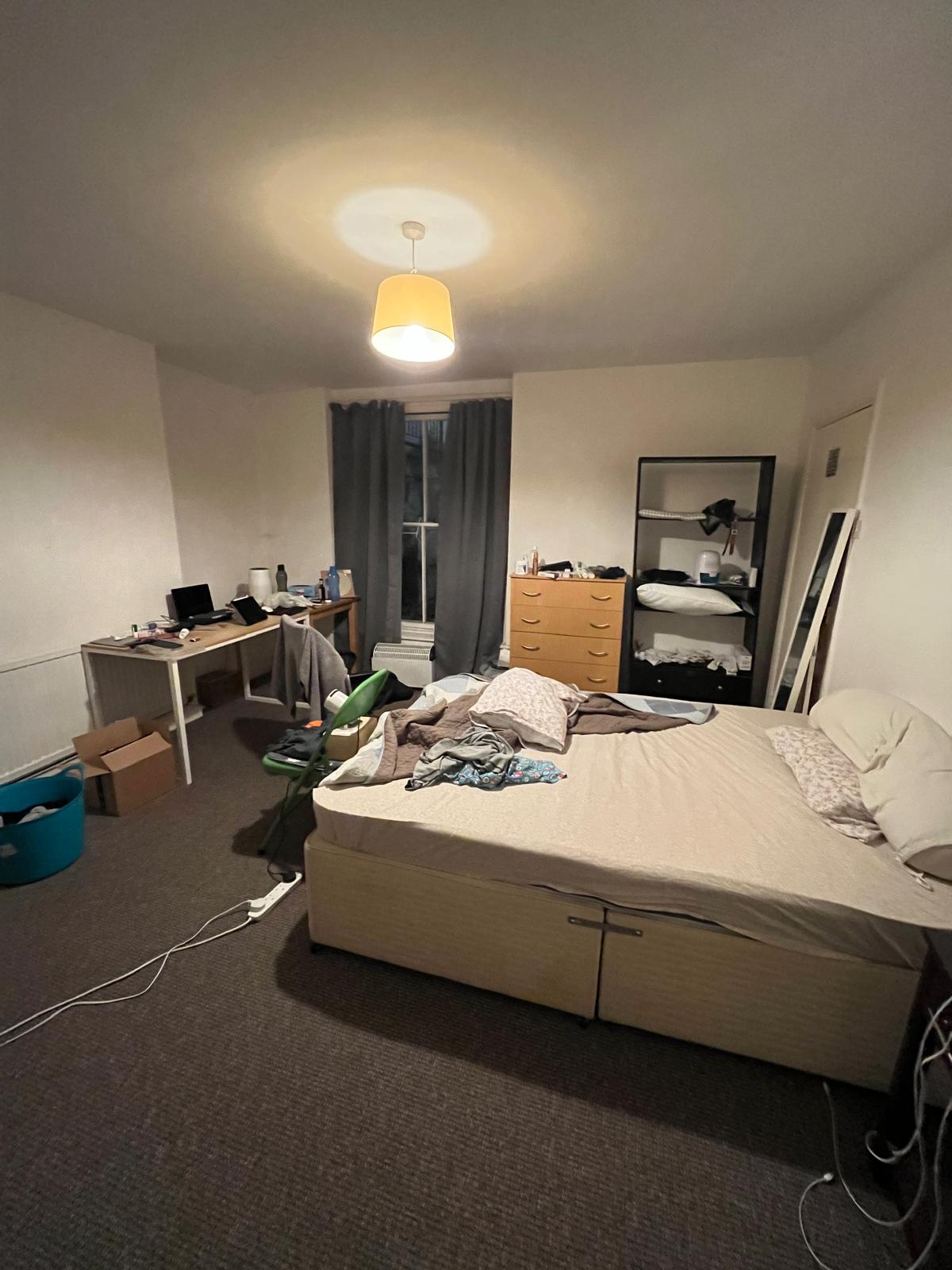 Bedroom picture