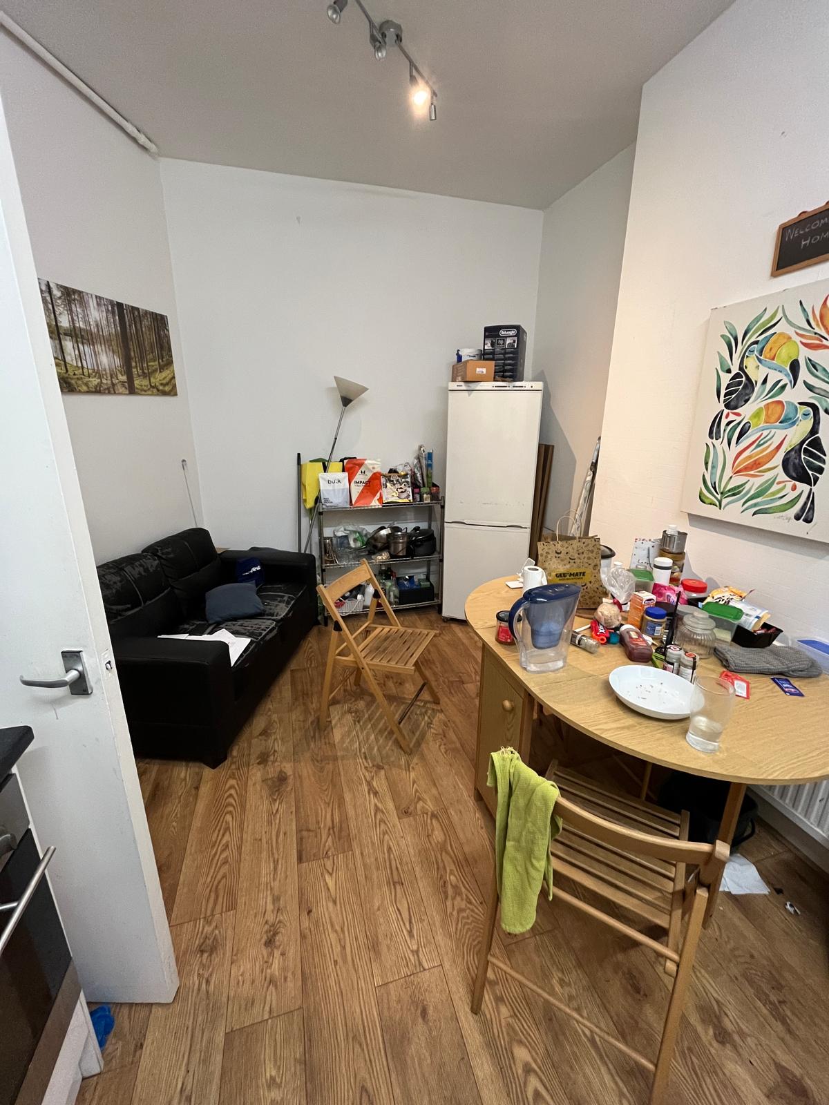 Kitchen picture (dining area)